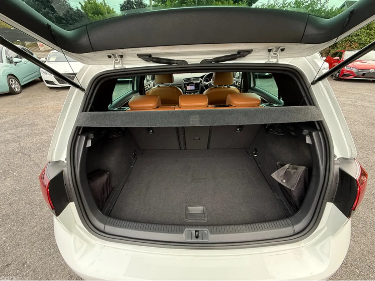 Volkswagen Golf Hatchback, Petrol, 2018, White