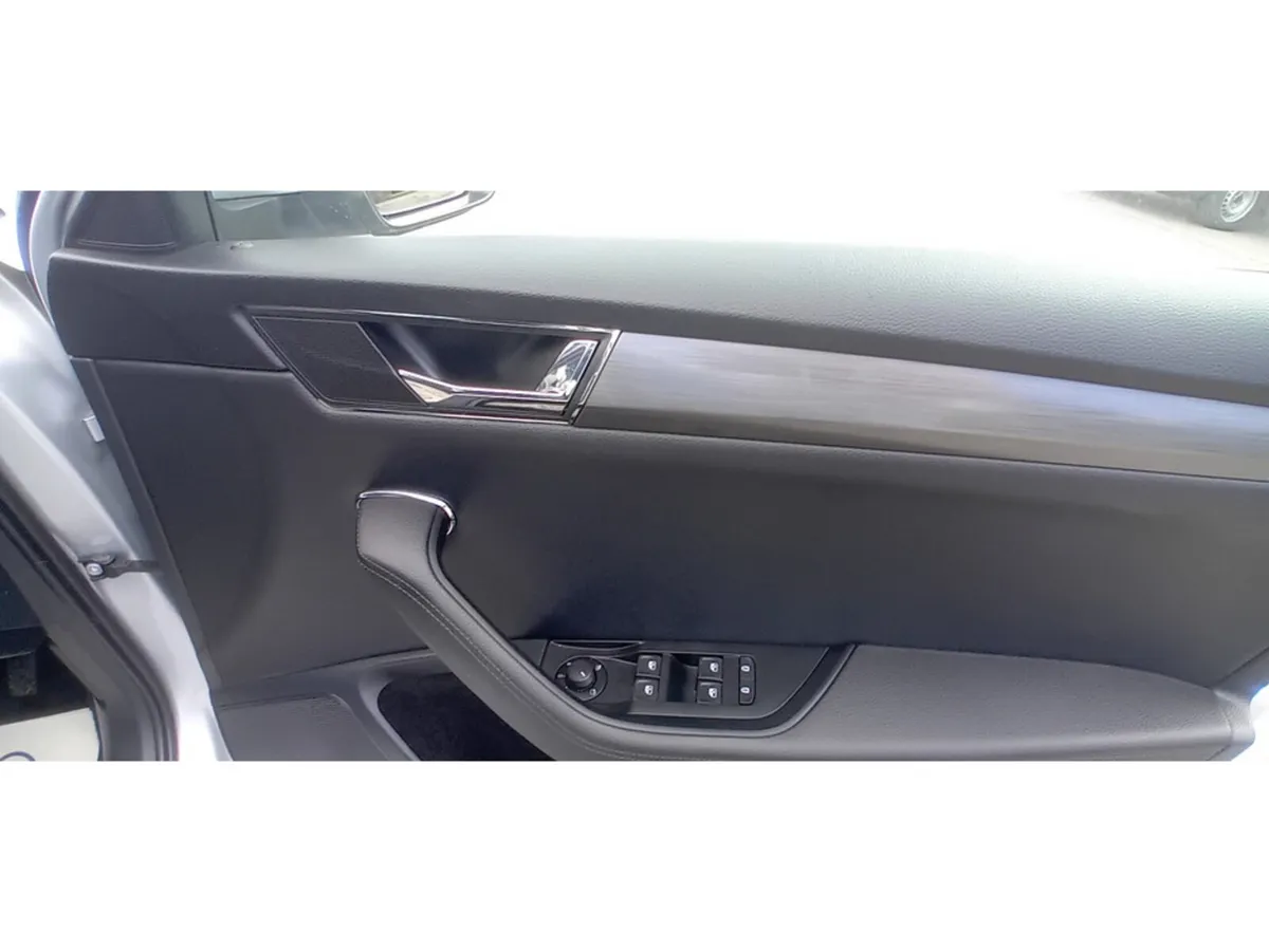 Skoda Superb Hatchback, Diesel, 2022, Grey
