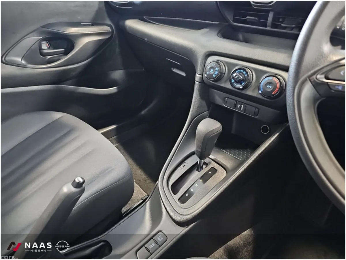 Toyota Yaris Hatchback, Petrol, 2023, Black