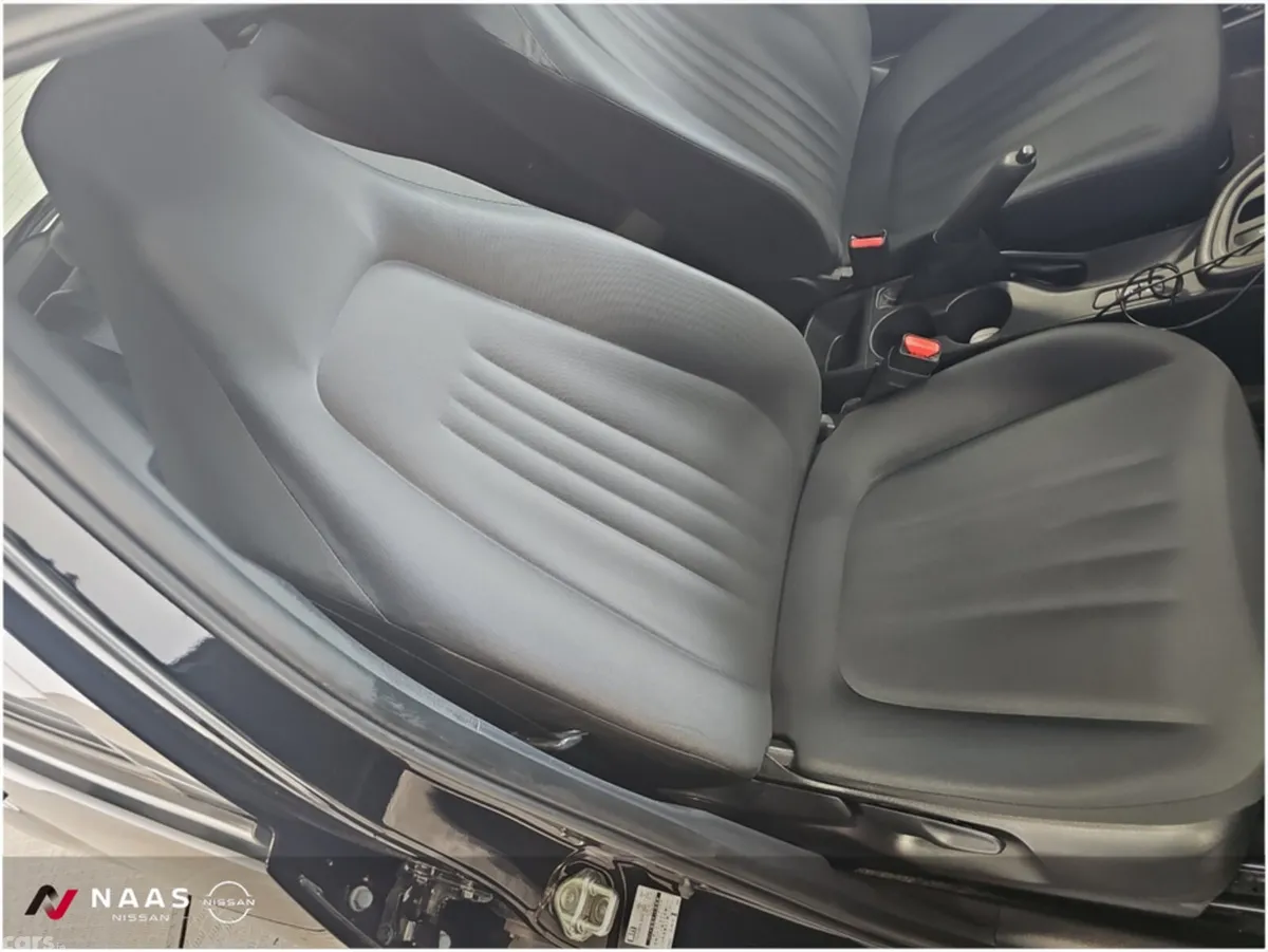Toyota Yaris Hatchback, Petrol, 2023, Black