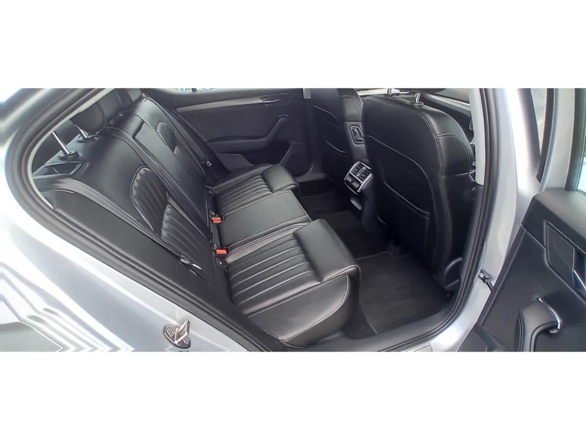 Skoda Superb Hatchback, Diesel, 2022, Grey