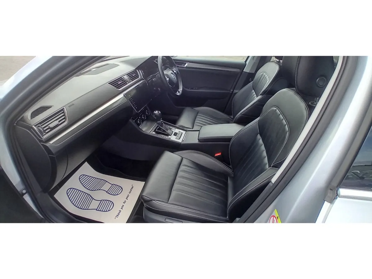 Skoda Superb Hatchback, Diesel, 2022, Grey