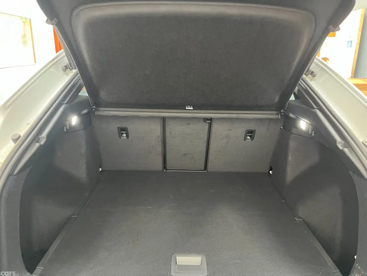 Audi Q4 e-tron SUV, Electric, 2025, White