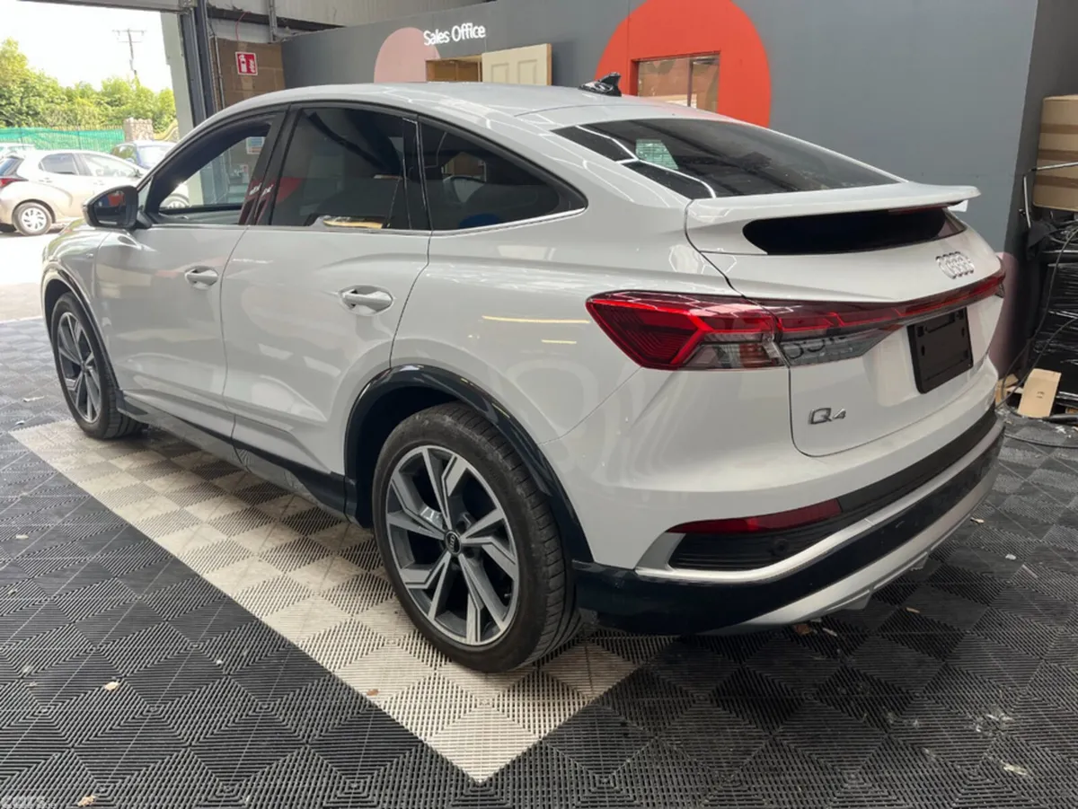 Audi Q4 e-tron SUV, Electric, 2025, White