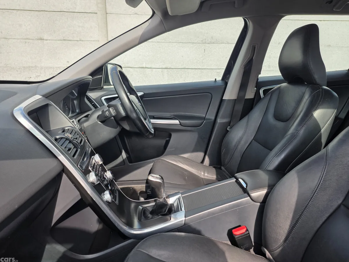 Volvo XC60 SUV, Diesel, 2016, Black