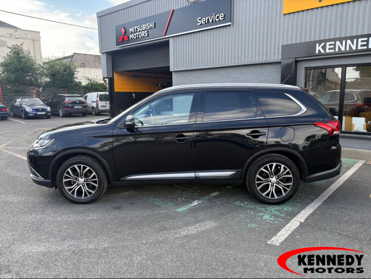 Mitsubishi Outlander Estate, Diesel, 2016, Black