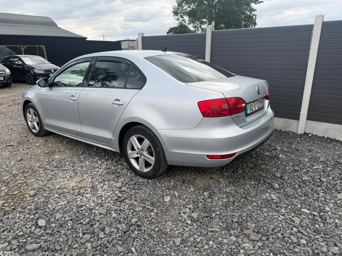Volkswagen Jetta Saloon, Diesel, 2014, Silver