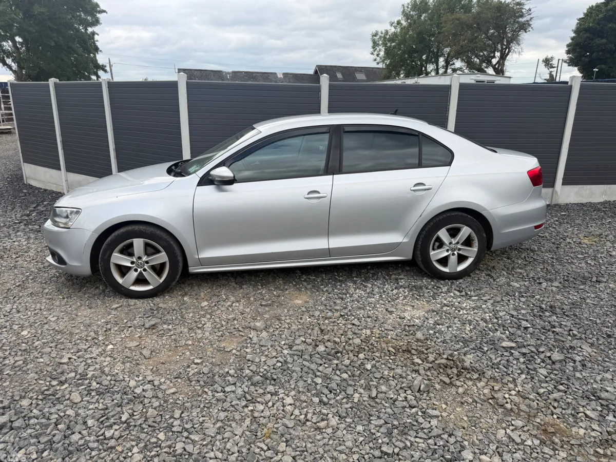Volkswagen Jetta Saloon, Diesel, 2014, Silver