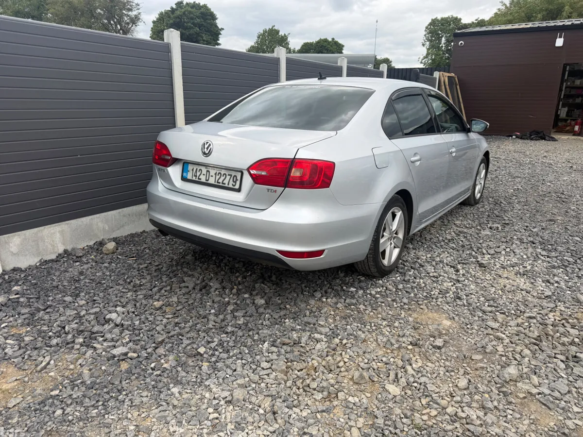 Volkswagen Jetta Saloon, Diesel, 2014, Silver