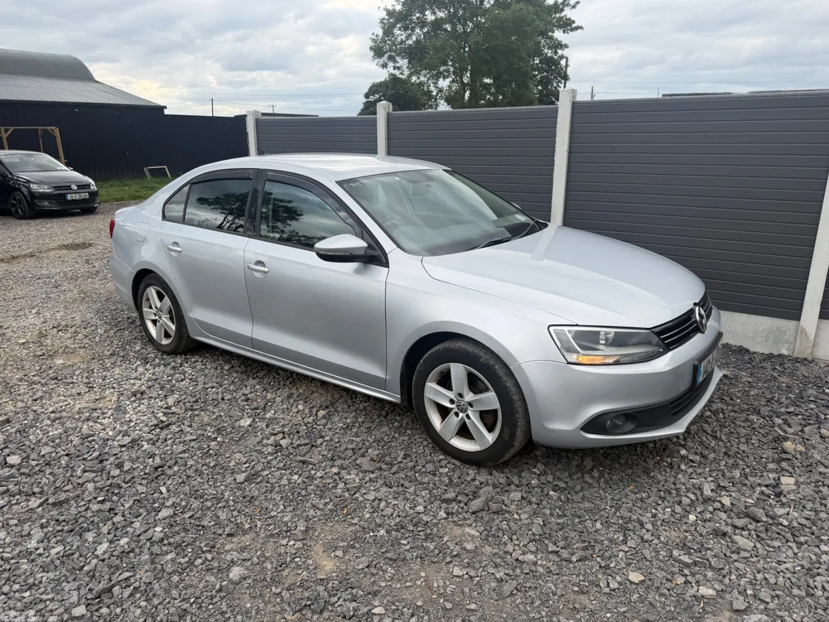 Volkswagen Jetta Saloon, Diesel, 2014, Silver