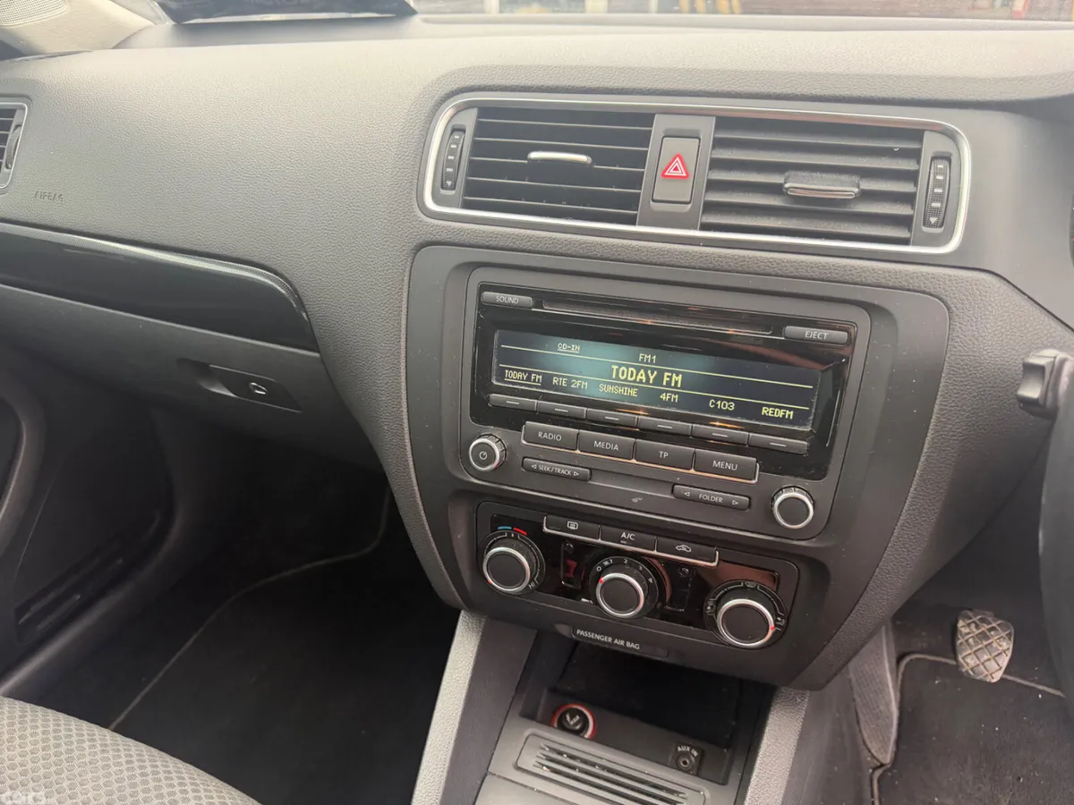 Volkswagen Jetta Saloon, Diesel, 2014, Silver