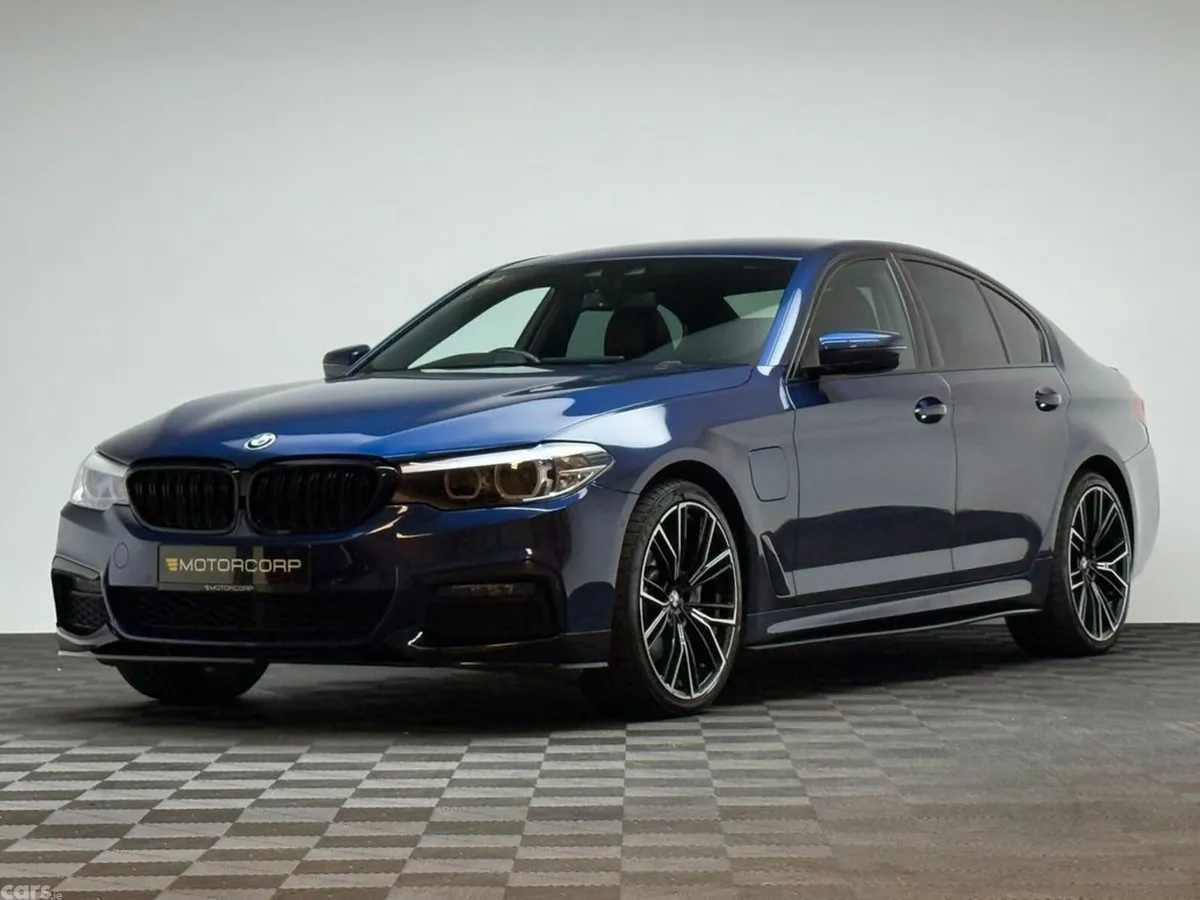 BMW 5-Series Saloon, Petrol Plug-in Hybrid, 2019, Blue