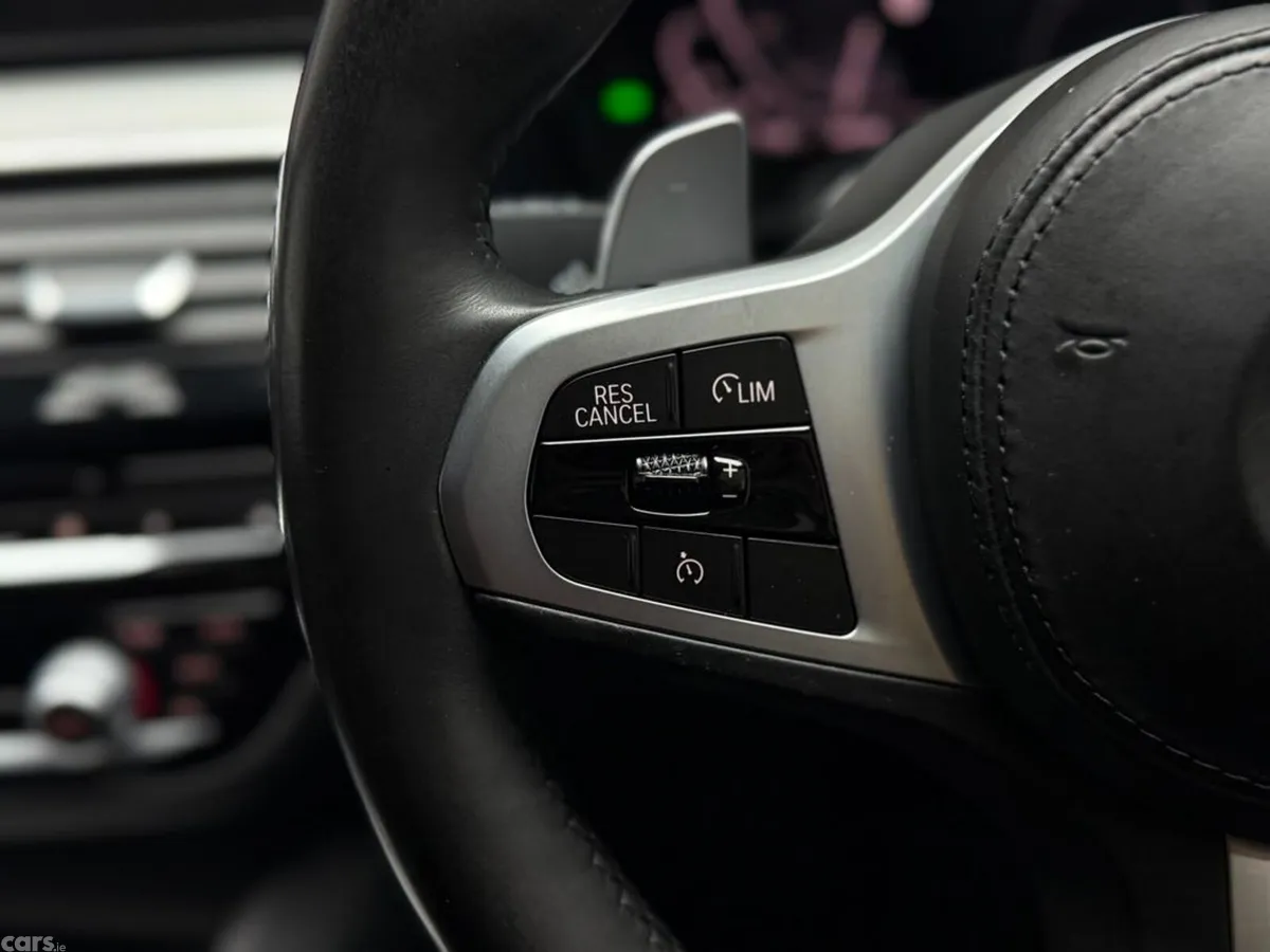 BMW 5-Series Saloon, Petrol Plug-in Hybrid, 2019, Blue