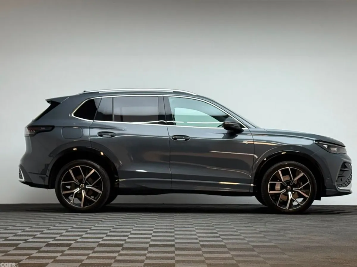 Volkswagen Tiguan SUV, Petrol Plug-in Hybrid, 2024, Grey