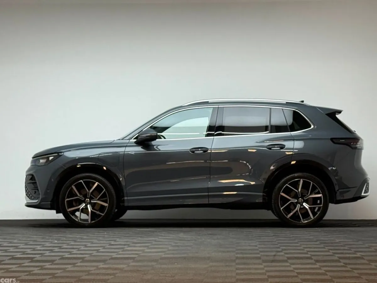 Volkswagen Tiguan SUV, Petrol Plug-in Hybrid, 2024, Grey