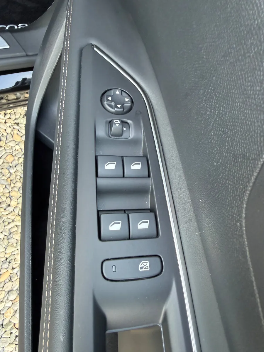 Peugeot 3008 MPV, Diesel, 2024, Black