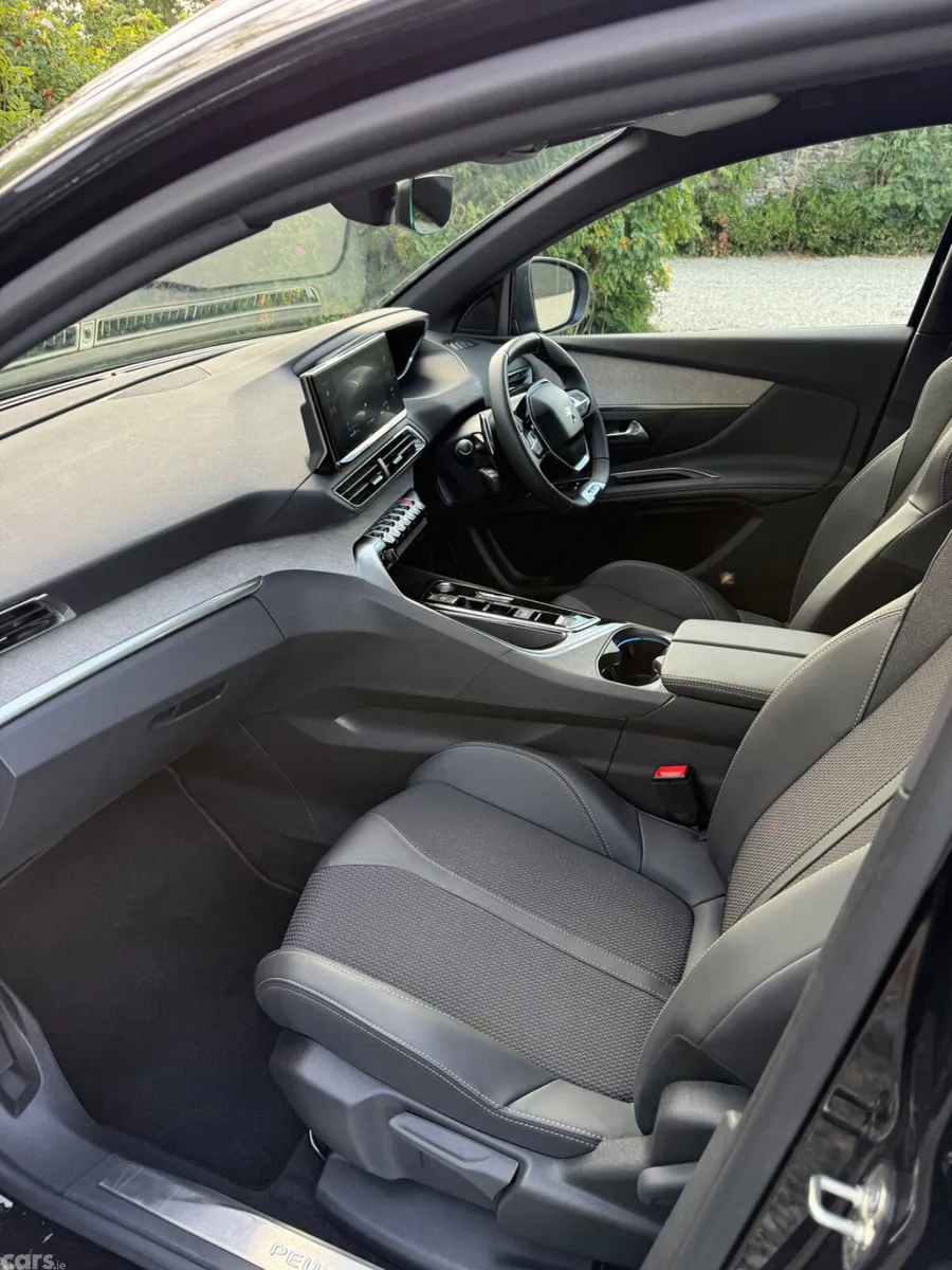 Peugeot 3008 MPV, Diesel, 2024, Black