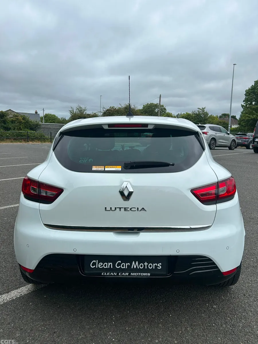 Renault Clio Hatchback, Petrol, 2015, White