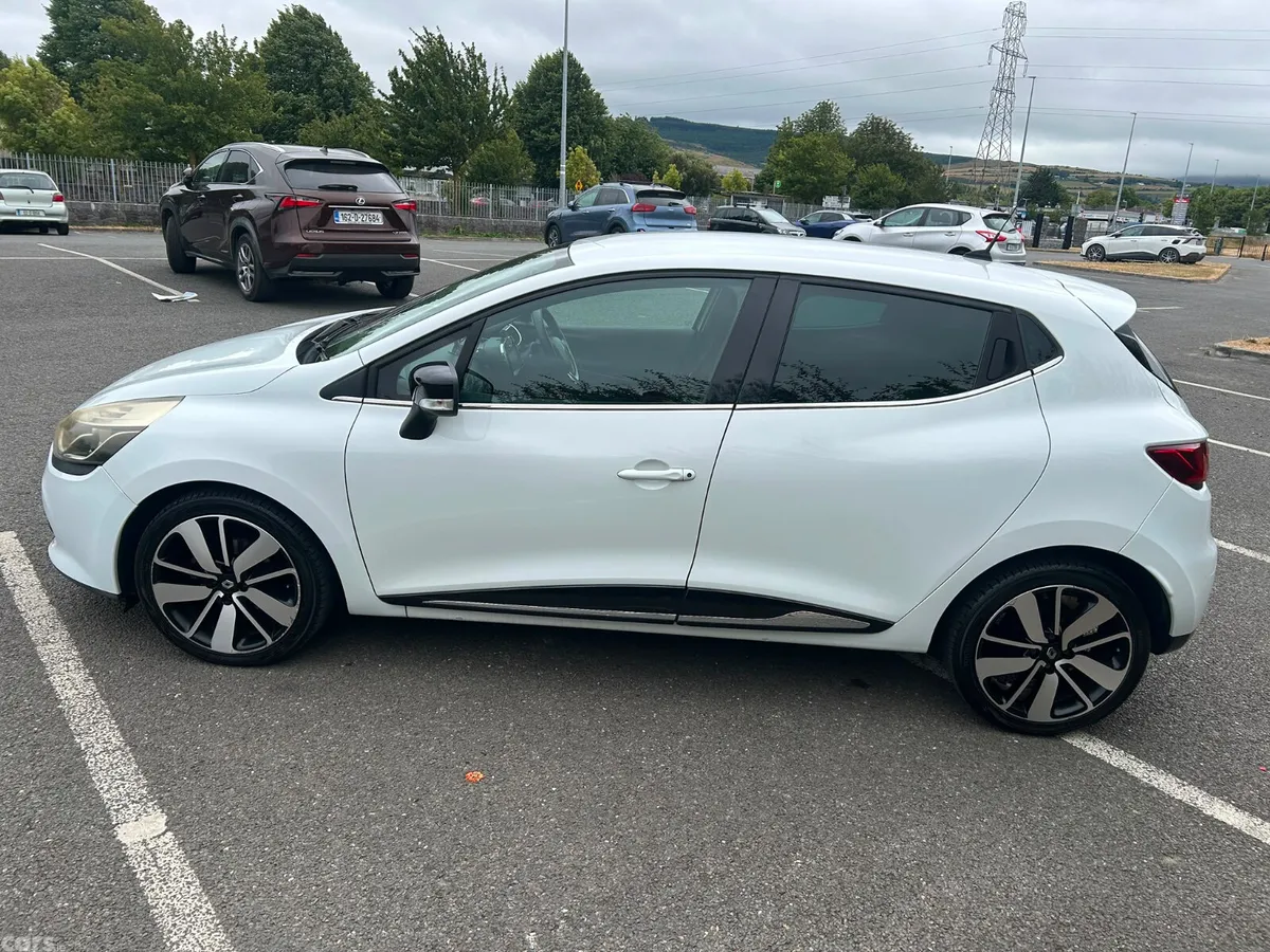 Renault Clio Hatchback, Petrol, 2015, White