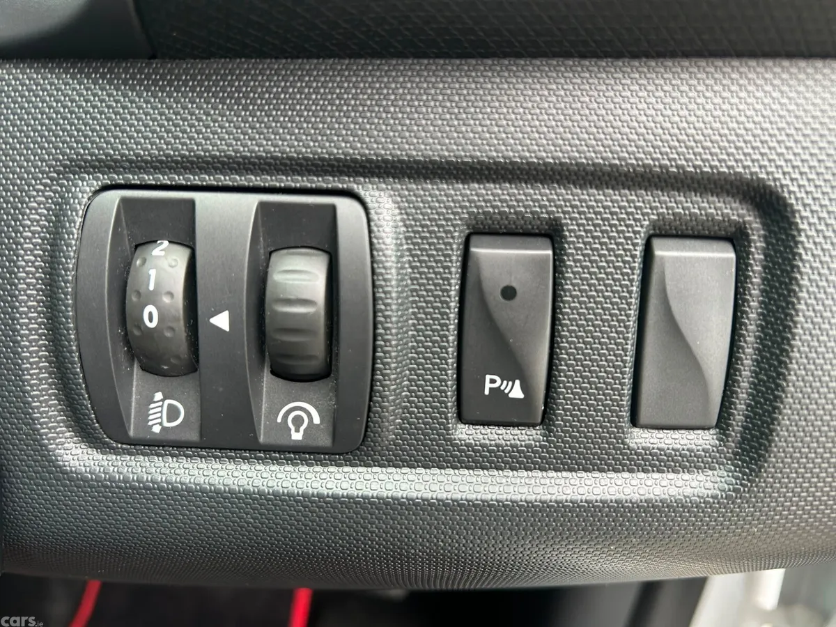 Renault Clio Hatchback, Petrol, 2015, White