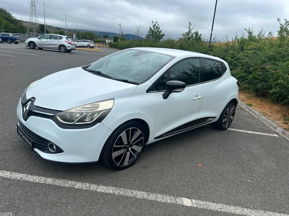 Renault Clio Hatchback, Petrol, 2015, White