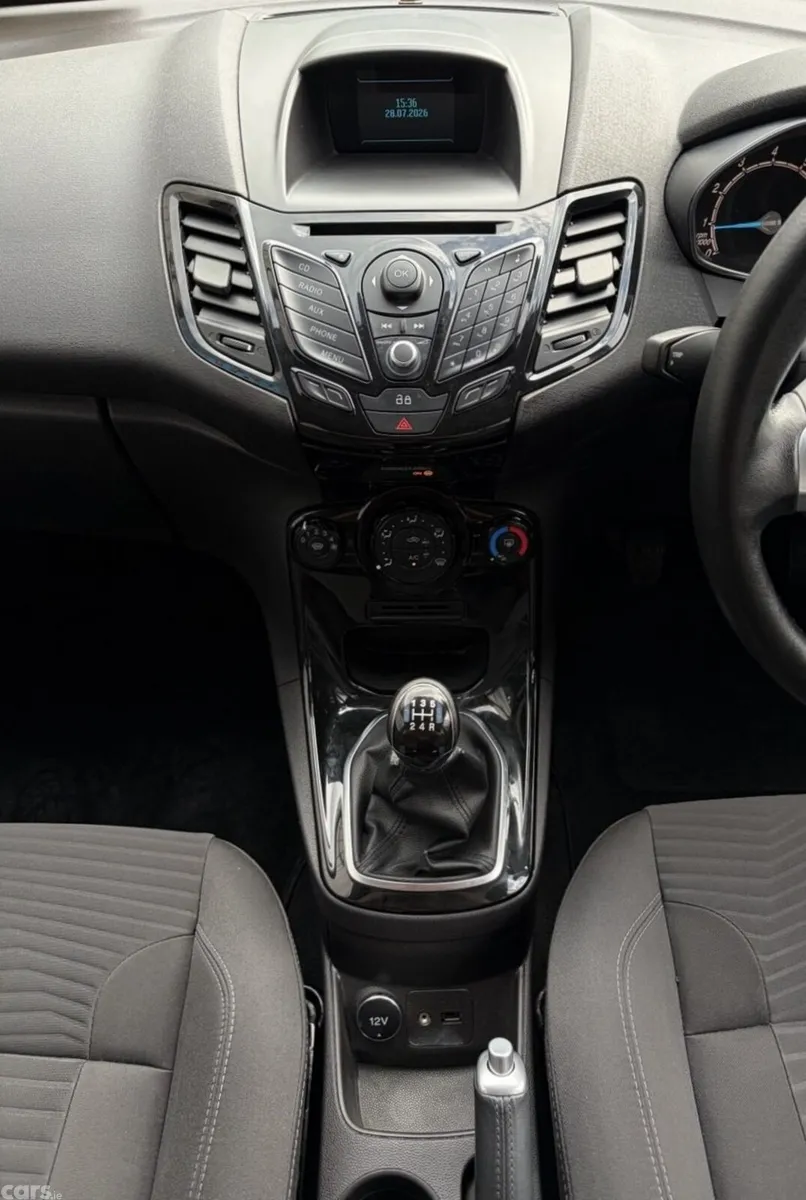 Ford Fiesta Hatchback, Petrol, 2015, Red