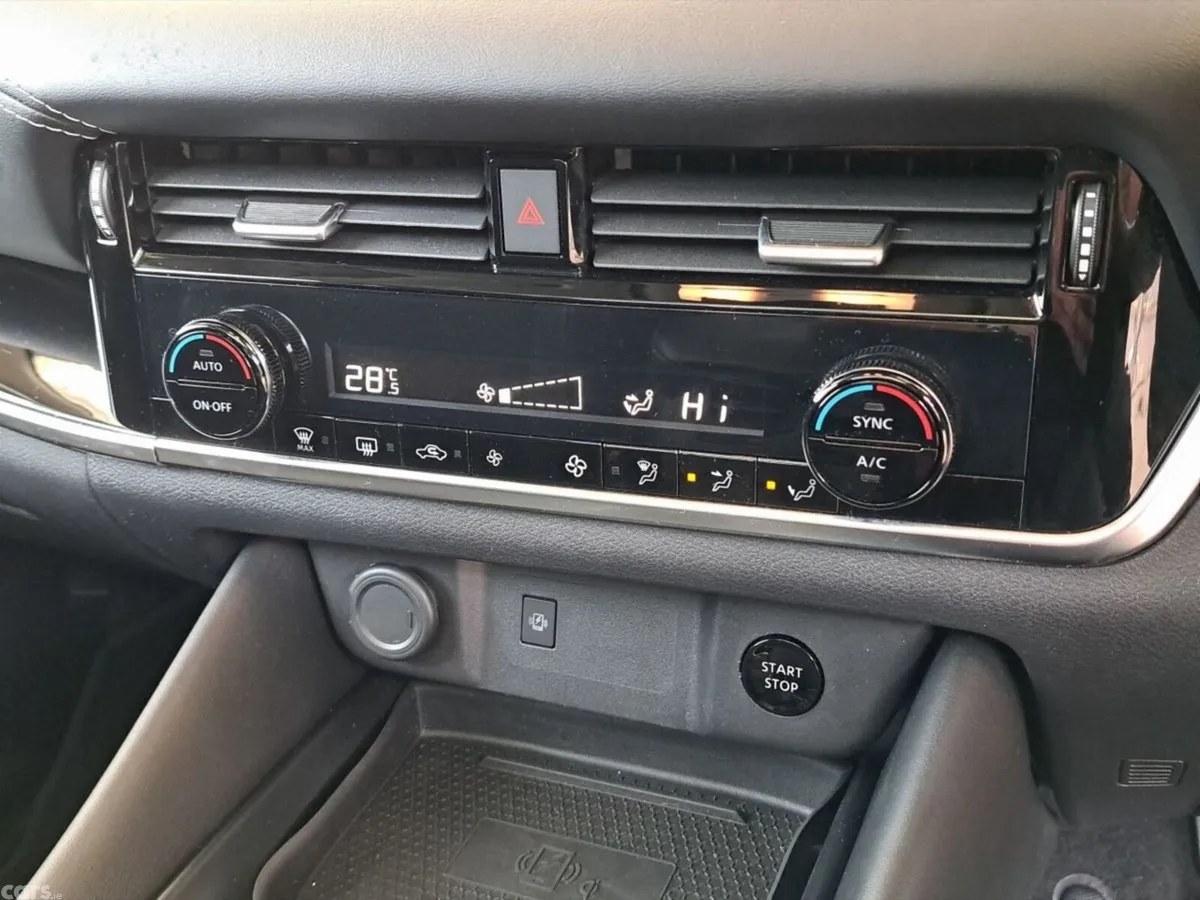 Nissan Qashqai SUV, Petrol Hybrid, 2025, Blue