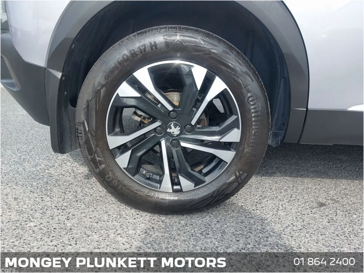 Peugeot 2008 MPV, Petrol, 2023, Grey