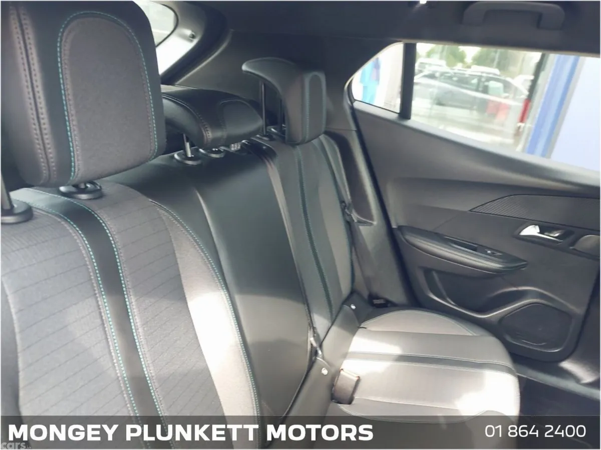 Peugeot 2008 MPV, Petrol, 2023, Grey