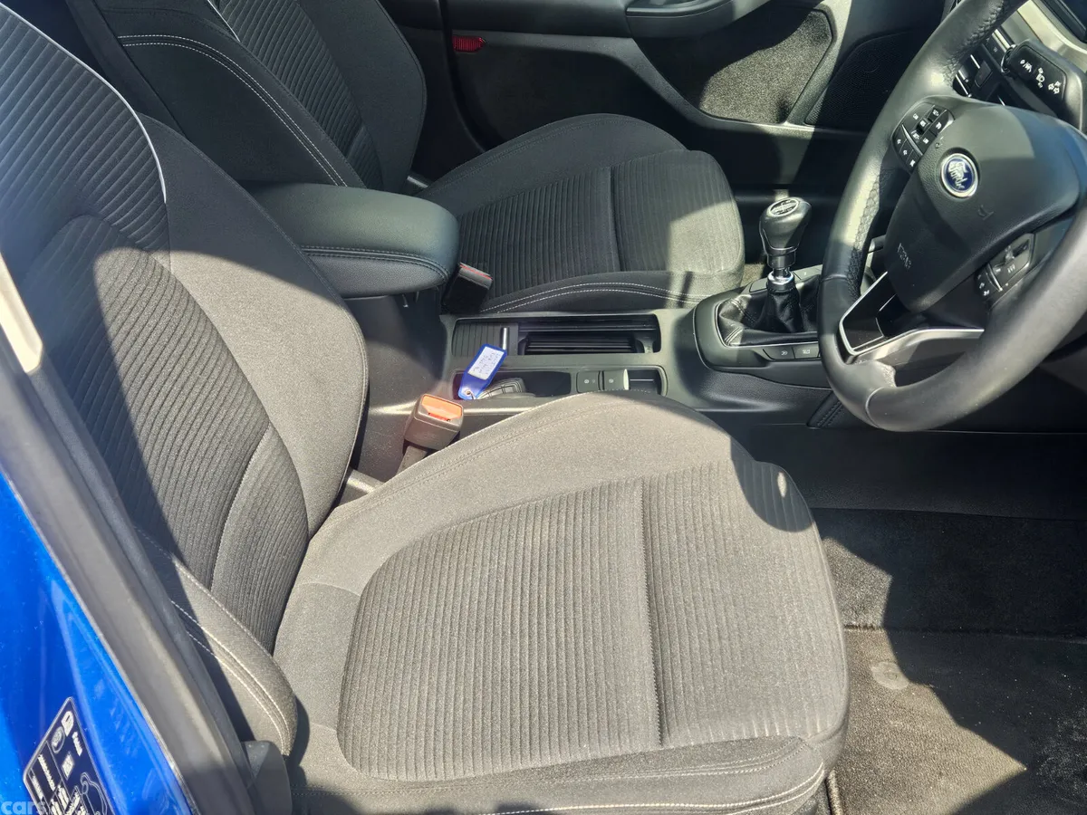 Ford Focus Hatchback, Diesel, 2020, Blue