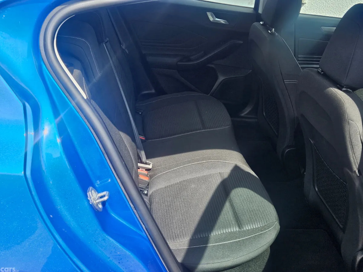 Ford Focus Hatchback, Diesel, 2020, Blue