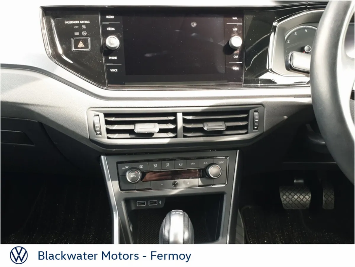 Volkswagen Polo Hatchback, Petrol, 2018, Silver