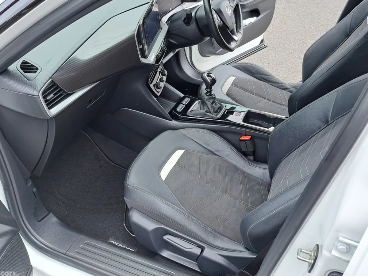 Opel Mokka Hatchback, Petrol, 2023, White