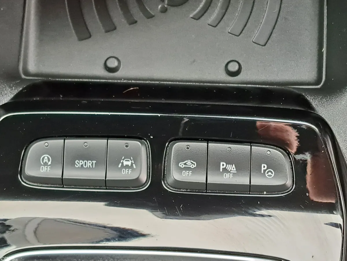 Opel Mokka Hatchback, Petrol, 2023, White