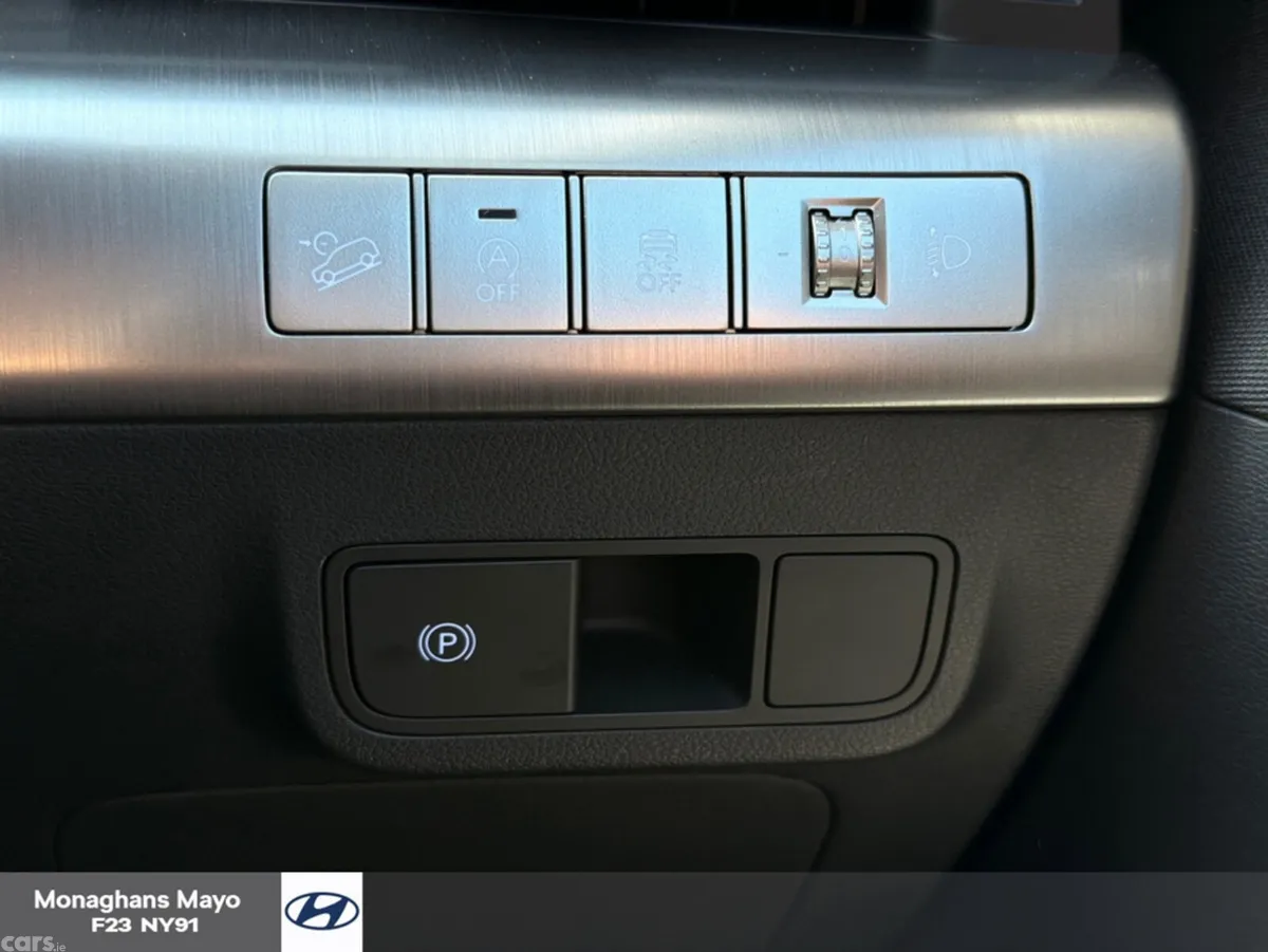 Hyundai KONA MPV, Petrol, 2024, Grey