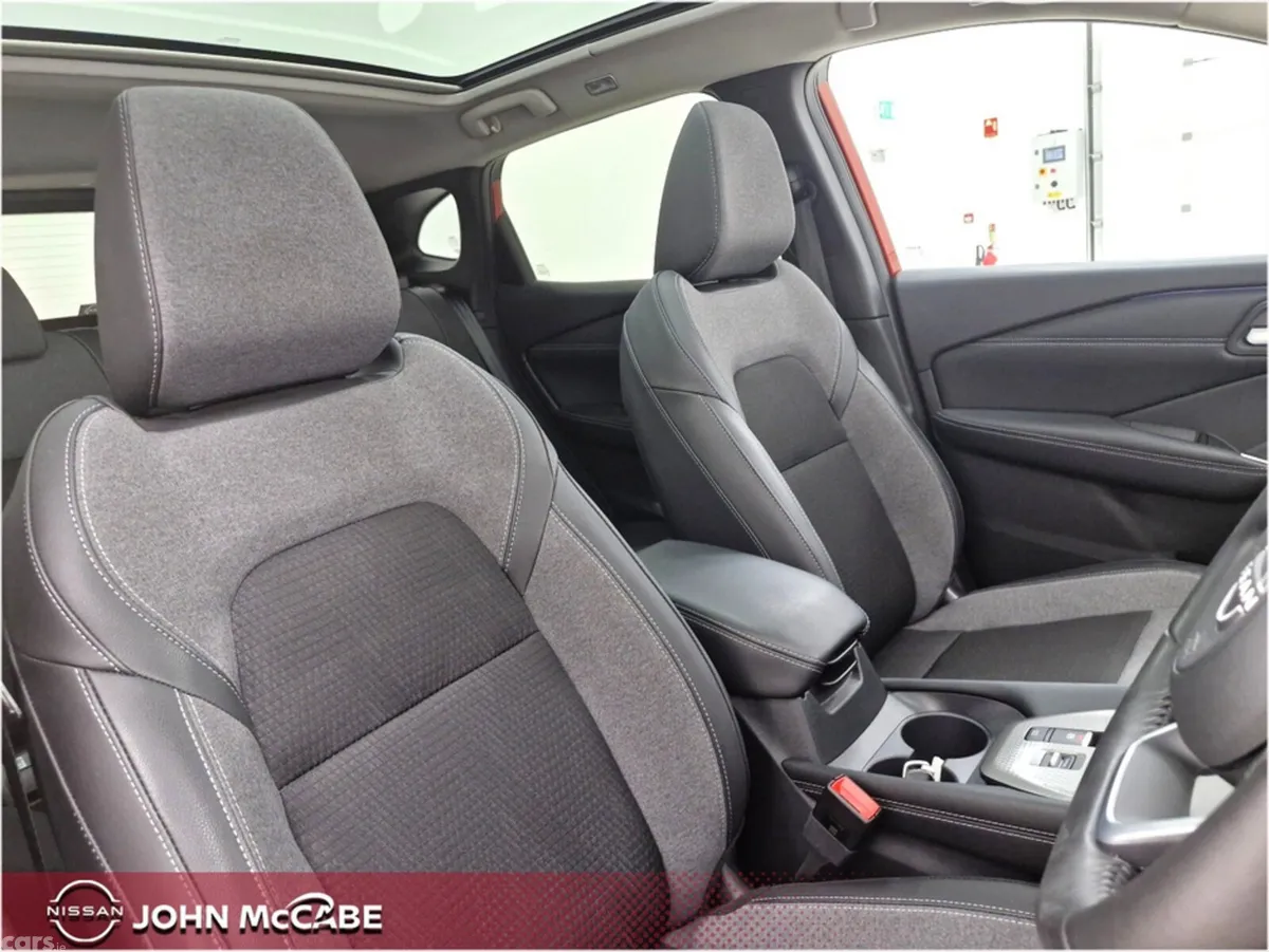 Nissan Qashqai MPV, Petrol Hybrid, 2025, Red