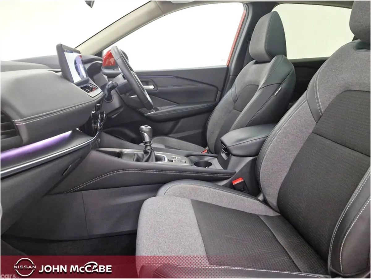 Nissan Qashqai MPV, Petrol Hybrid, 2025, Red