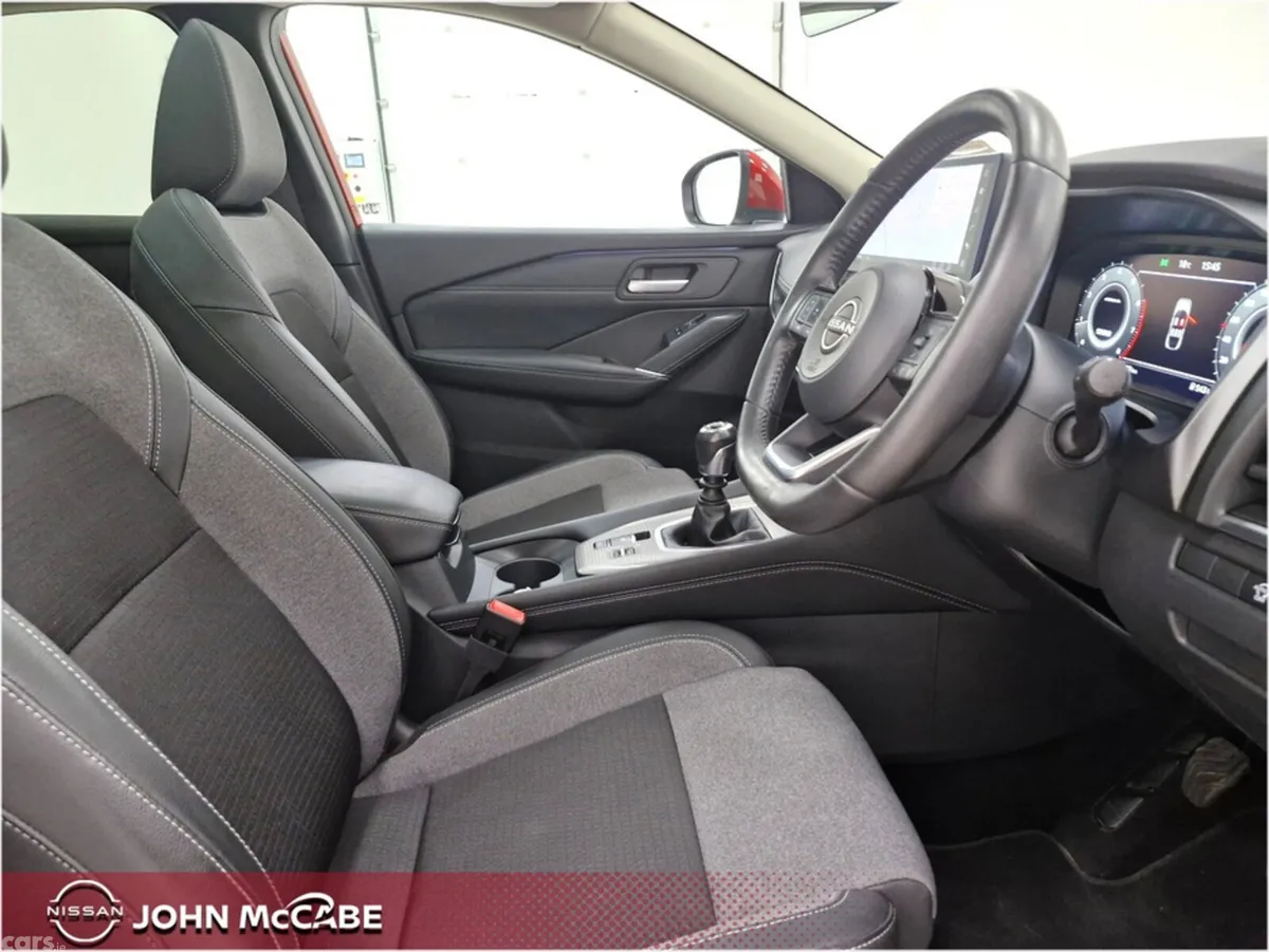 Nissan Qashqai MPV, Petrol Hybrid, 2025, Red