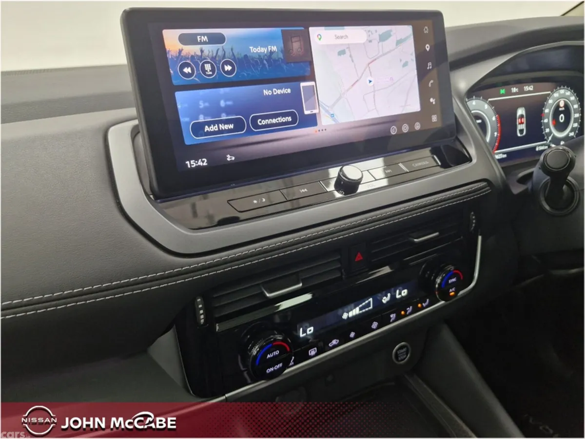 Nissan Qashqai MPV, Petrol Hybrid, 2025, Red