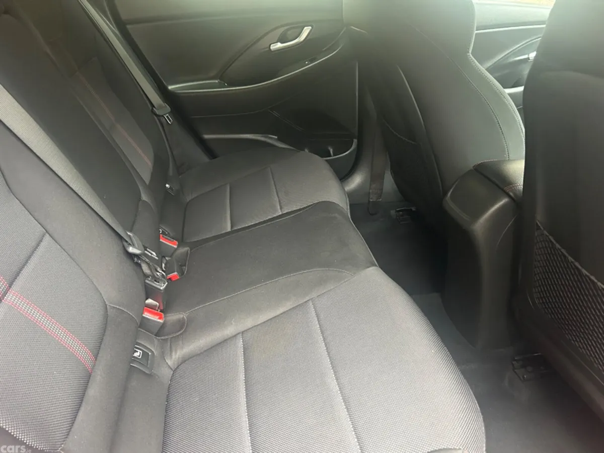 Hyundai i30 Hatchback, Petrol, 2022, Red