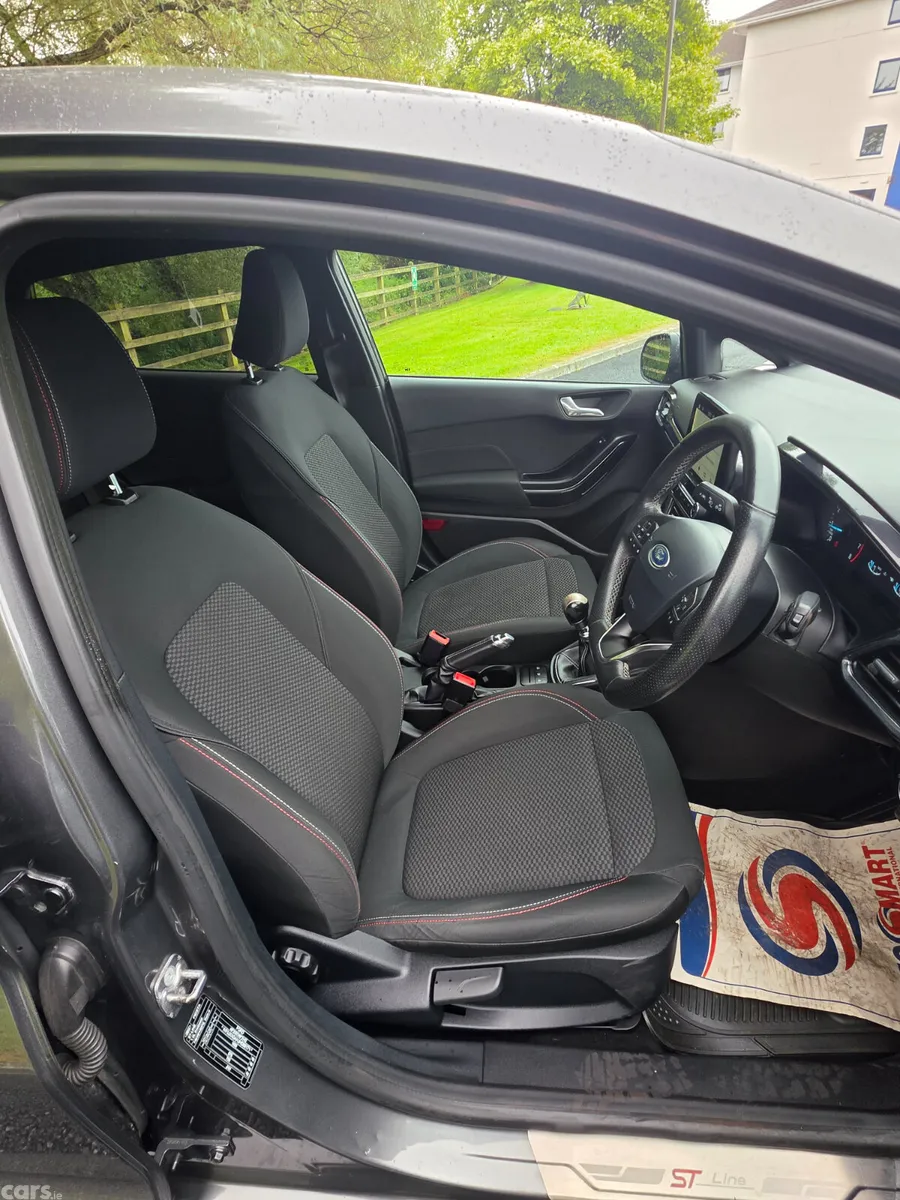 Ford Fiesta Hatchback, Petrol, 2018, Grey