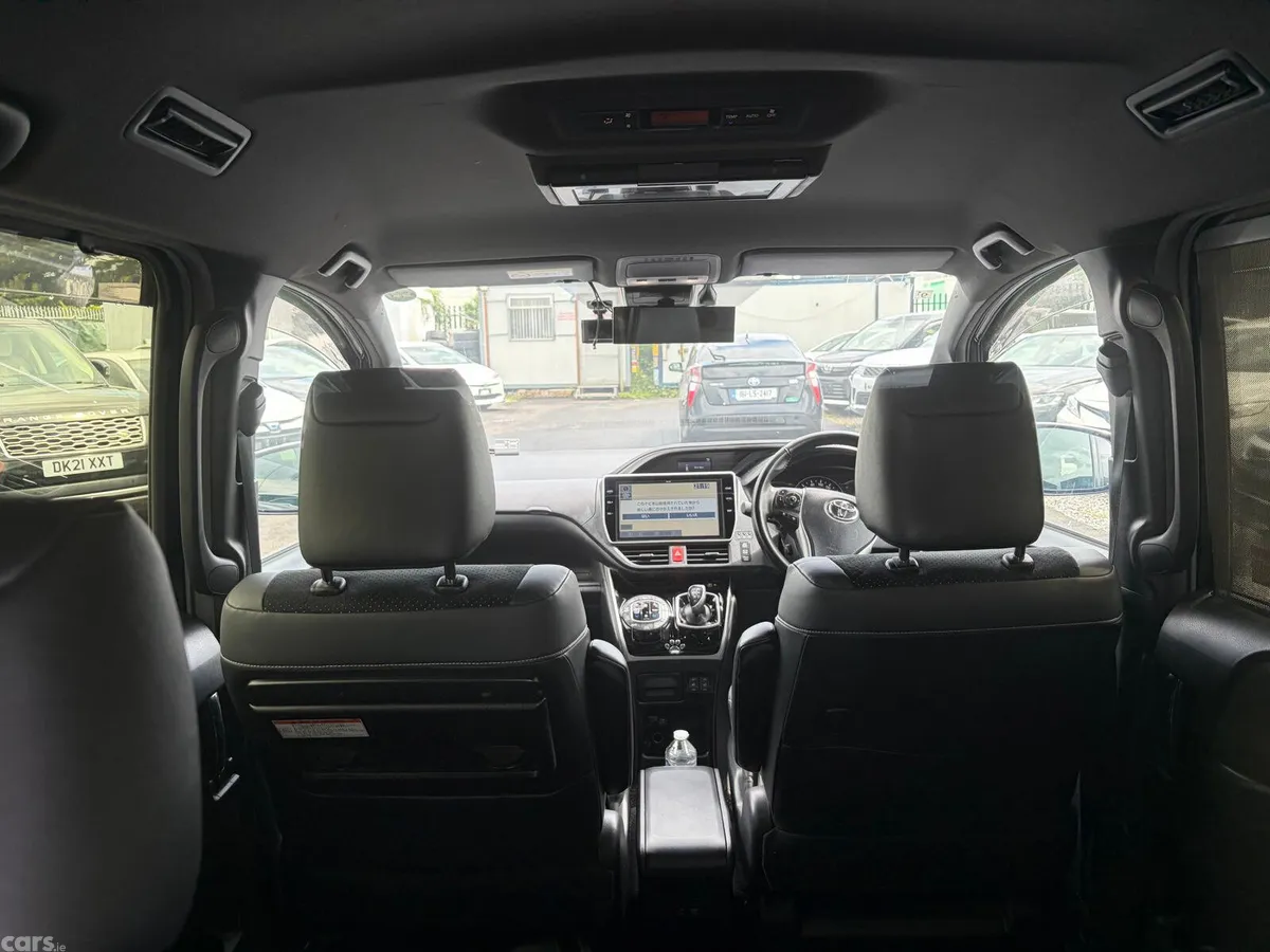 Toyota Voxy MPV, Petrol Hybrid, 2021, Blue