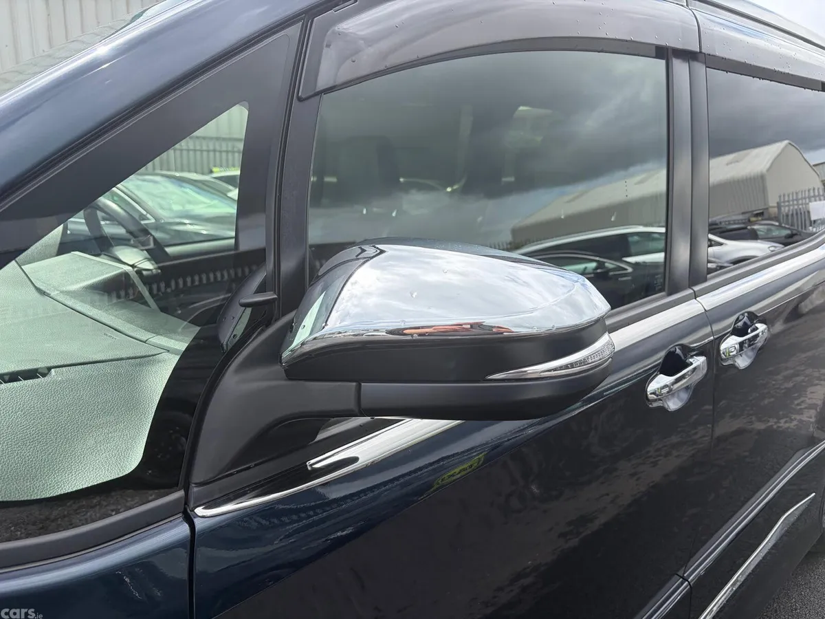Toyota Voxy MPV, Petrol Hybrid, 2021, Blue
