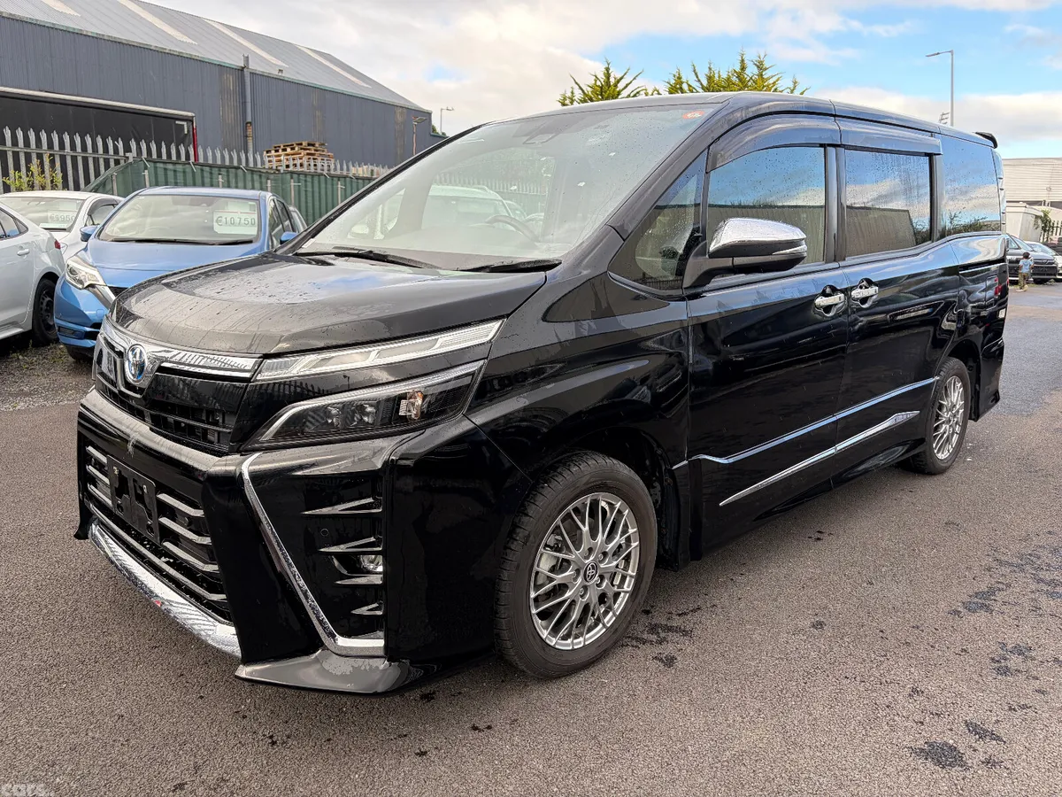 Toyota Voxy MPV, Petrol Hybrid, 2021, Blue