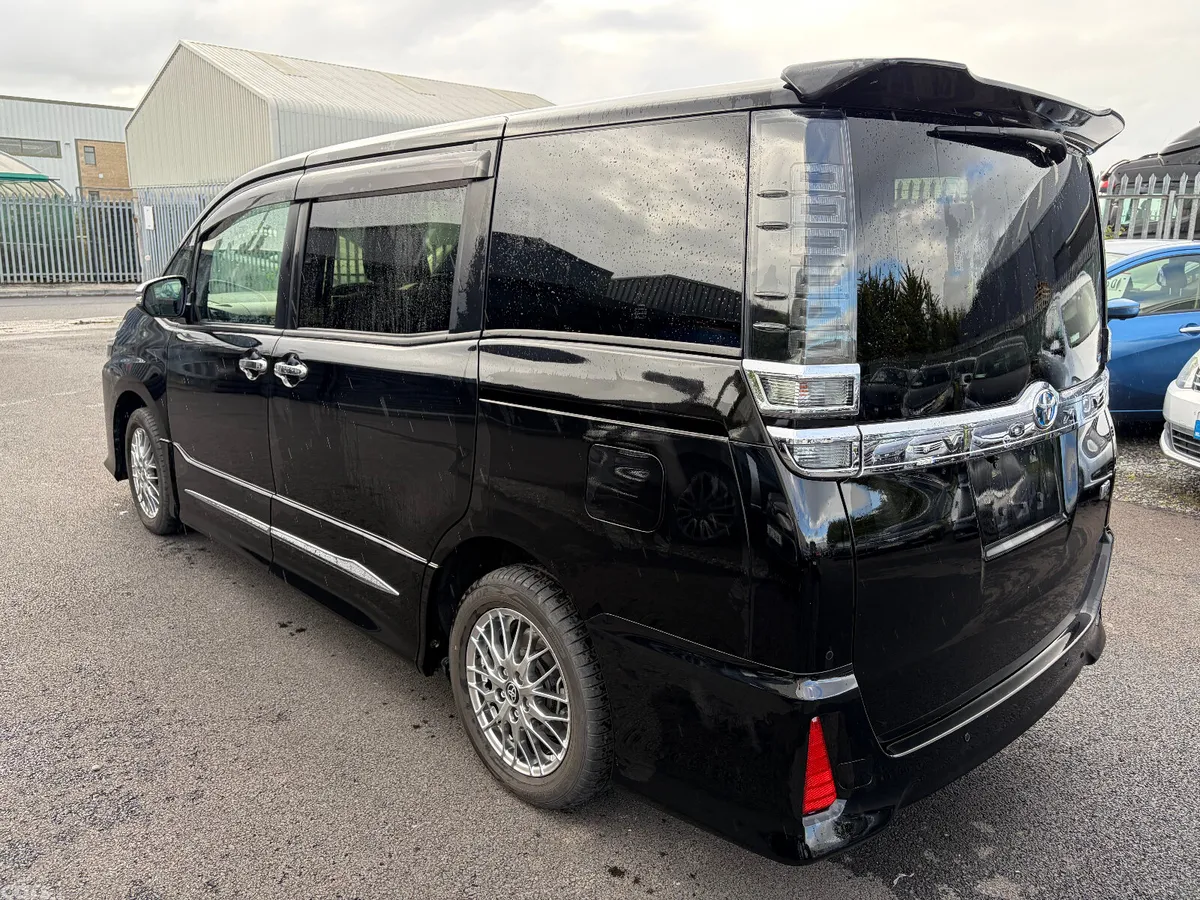 Toyota Voxy MPV, Petrol Hybrid, 2021, Blue