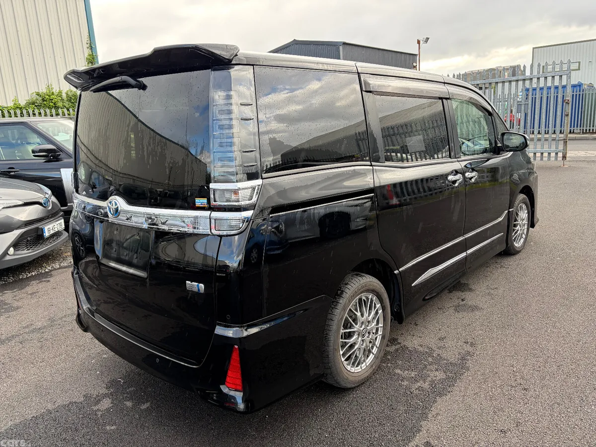 Toyota Voxy MPV, Petrol Hybrid, 2021, Blue