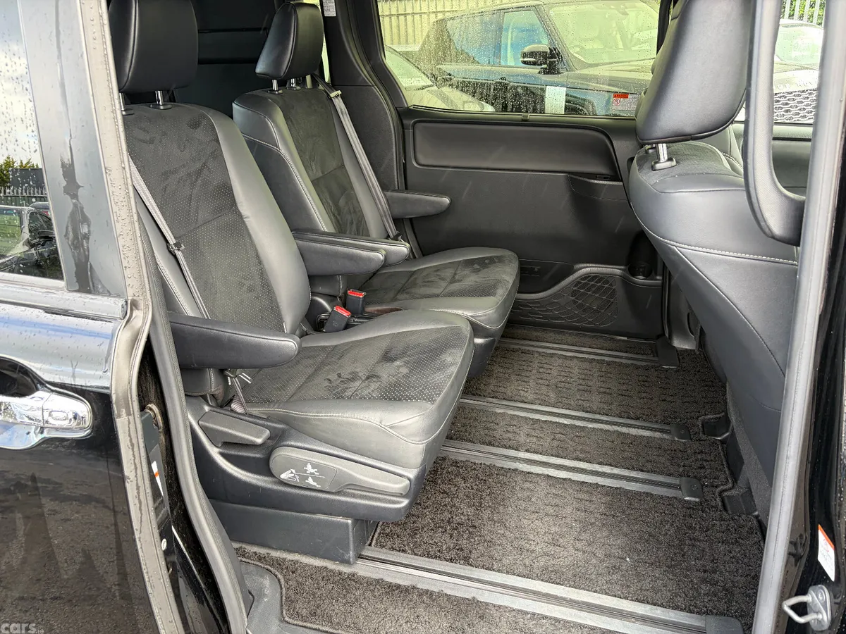 Toyota Voxy MPV, Petrol Hybrid, 2021, Blue