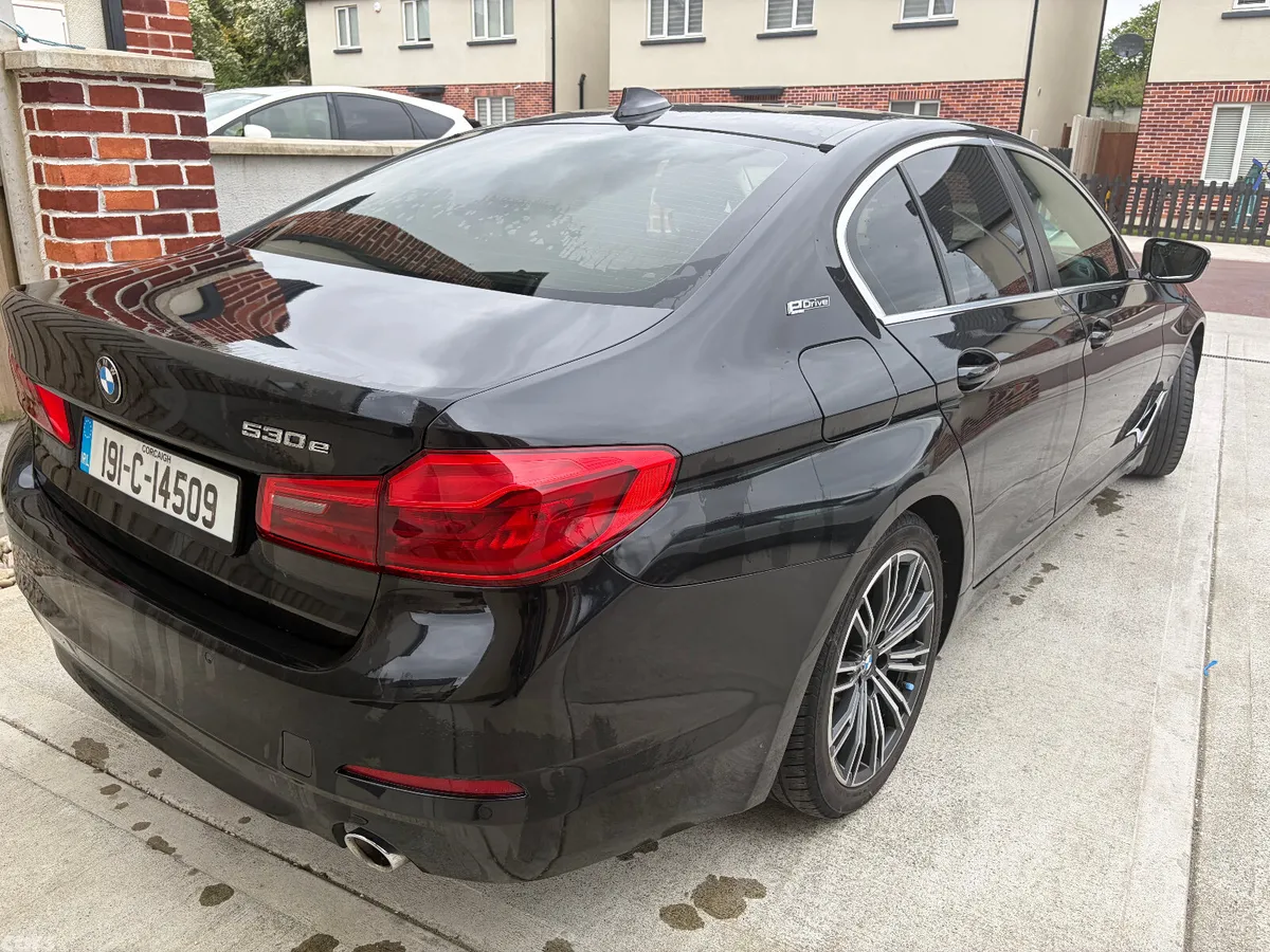 BMW 5-Series Saloon, Petrol Plug-in Hybrid, 2019, Black