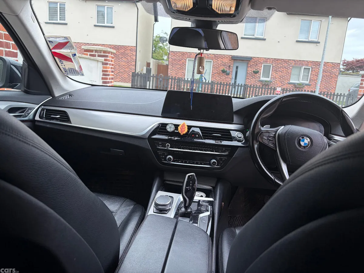 BMW 5-Series Saloon, Petrol Plug-in Hybrid, 2019, Black