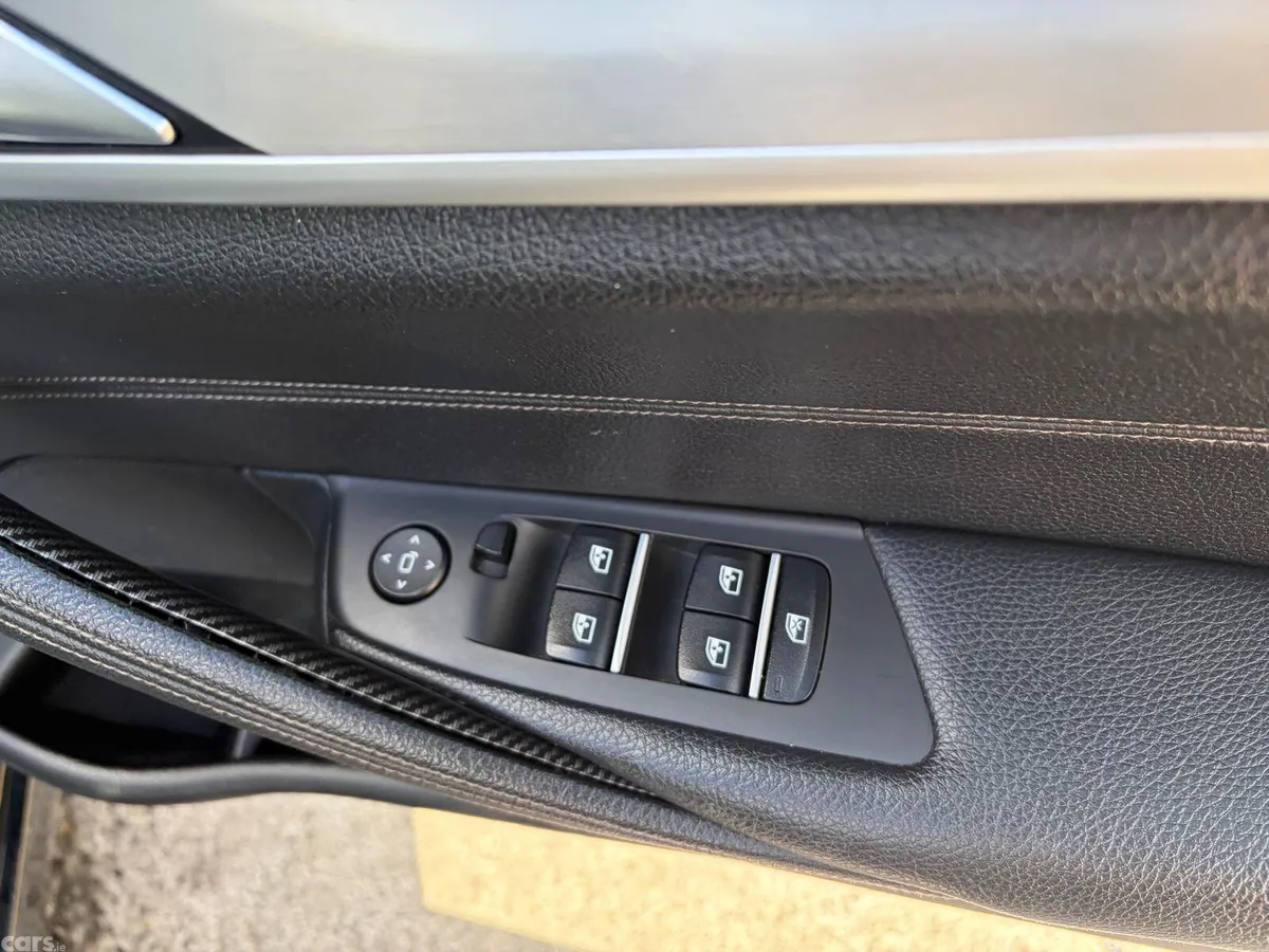 BMW 5-Series Saloon, Petrol Plug-in Hybrid, 2019, Black